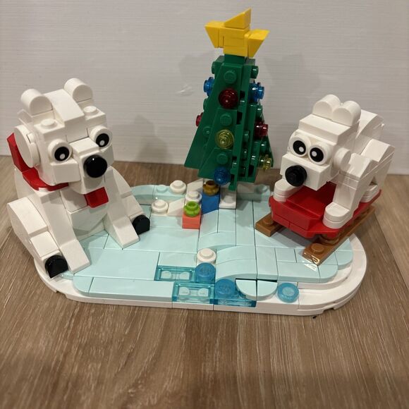 Lego Wintertime Polar Bears #40571 / 312 Pieces / 100% Complete w/Box & Manual - Picture 2 of 12